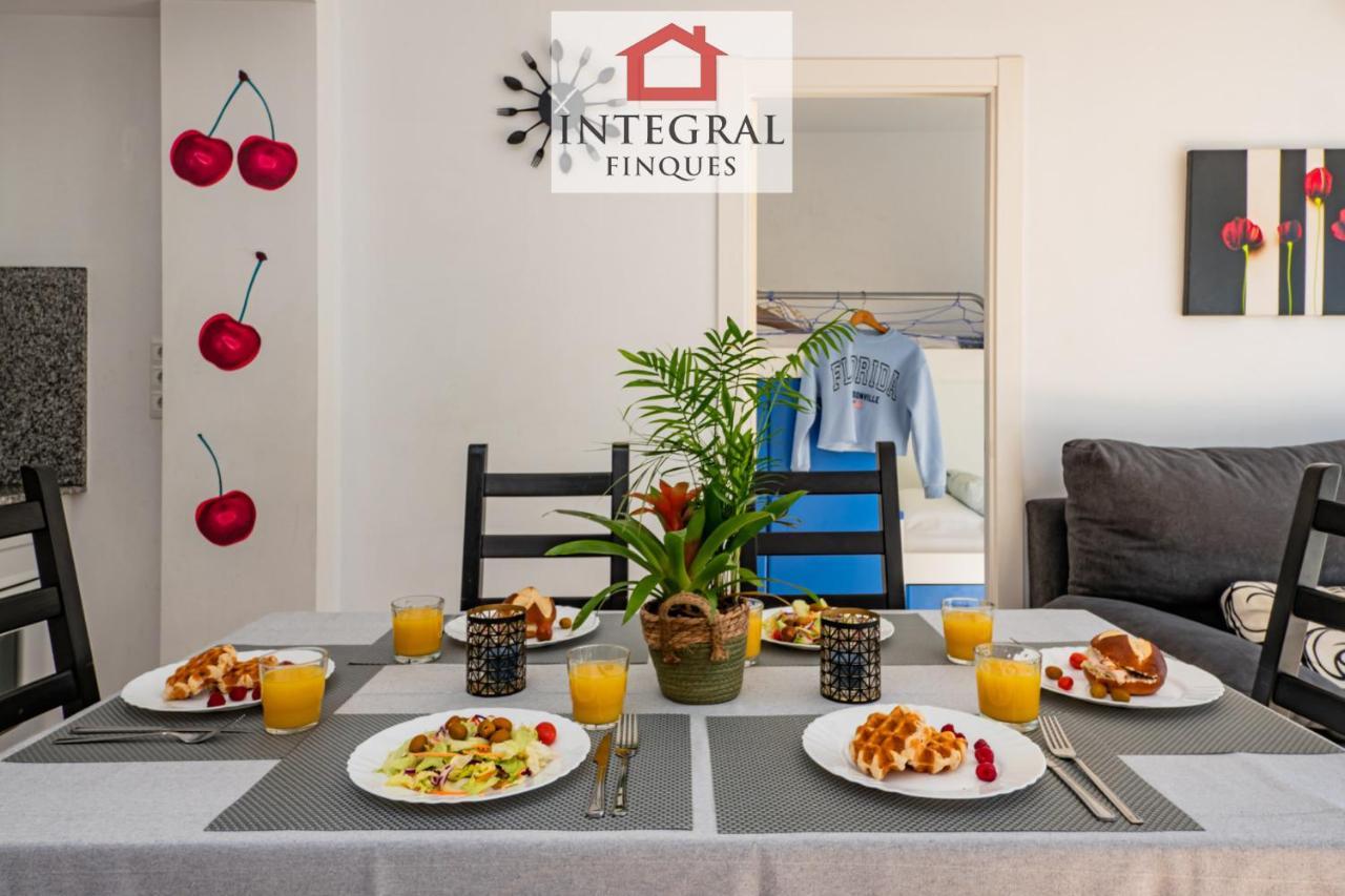 Charlie Chaplin Appartement Palamós Buitenkant foto